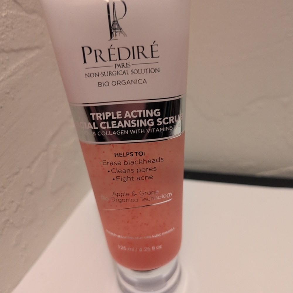 Triple Acting Facial Cleansing Scrub - Pink